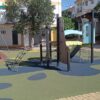 Zona de juegos infantiles en la urbanización Blas Infante